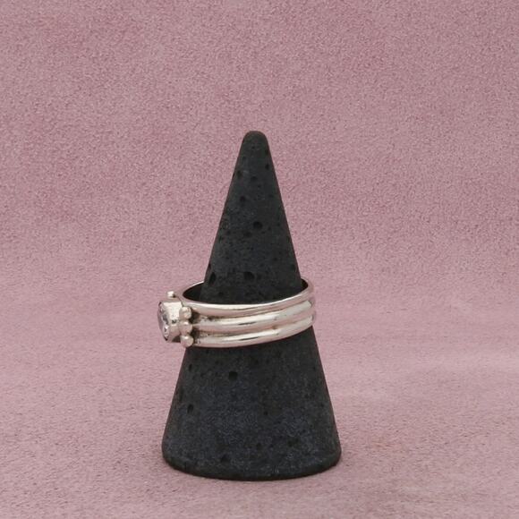 sterling silver oval-cut cz band ring size 8 - Picture 2 of 3